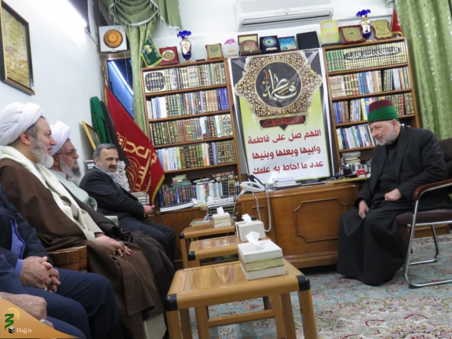 در دیدار رئیس سازمان حج و زیارت با تولیت آستان مقدس حسینی مطرح شد+ گزارش تصویری
سیاست سازمان حج و زیارت توسعه زیرساخت ها و افزایش اعزام زائرین به عتبات عالیات است.
 3