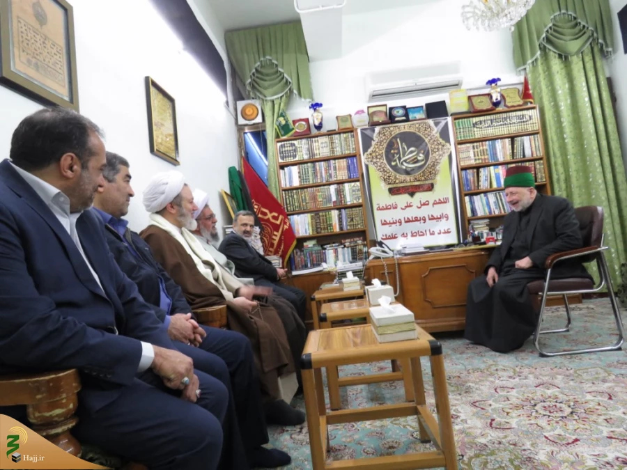 در دیدار رئیس سازمان حج و زیارت با تولیت آستان مقدس حسینی مطرح شد+ گزارش تصویری
سیاست سازمان حج و زیارت توسعه زیرساخت ها و افزایش اعزام زائرین به عتبات عالیات است.
 4