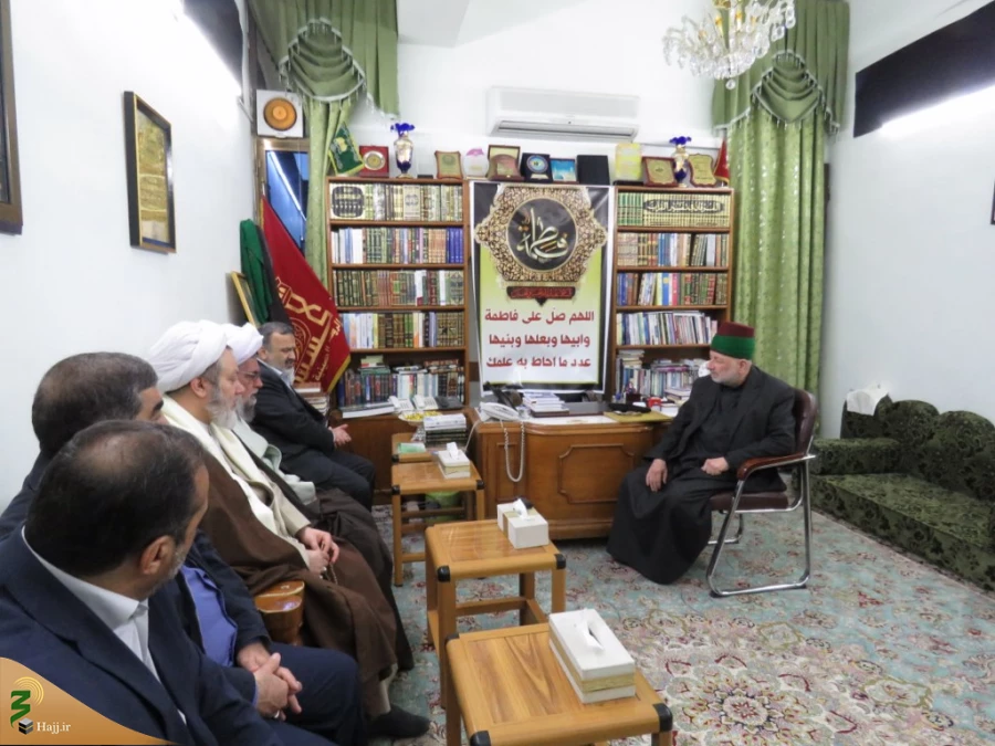 در دیدار رئیس سازمان حج و زیارت با تولیت آستان مقدس حسینی مطرح شد+ گزارش تصویری
سیاست سازمان حج و زیارت توسعه زیرساخت ها و افزایش اعزام زائرین به عتبات عالیات است.
 5