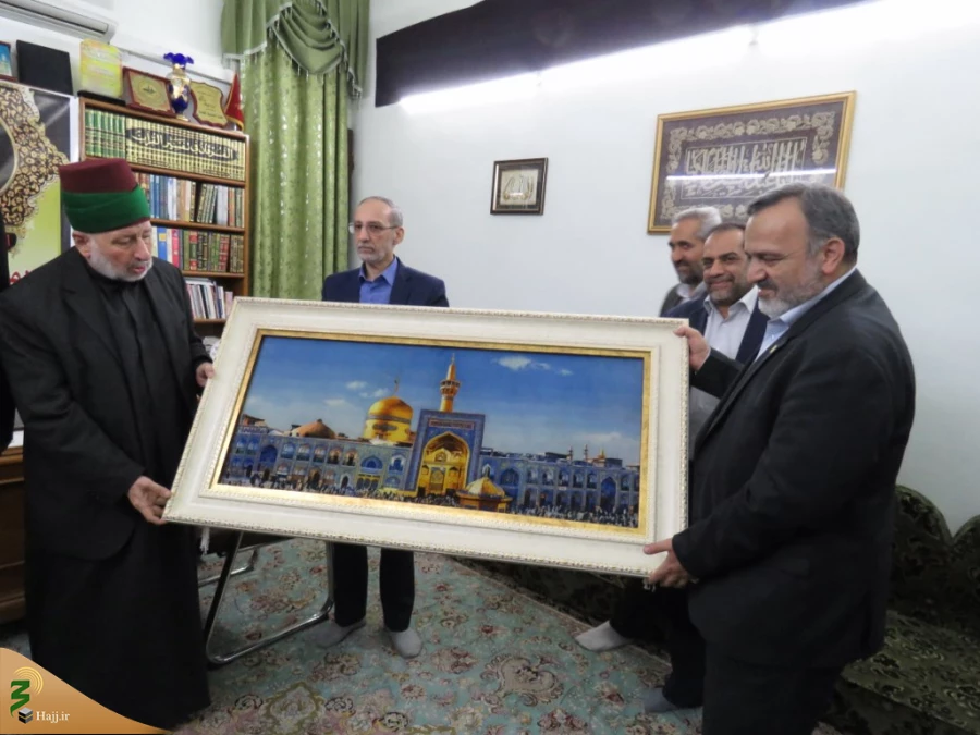 در دیدار رئیس سازمان حج و زیارت با تولیت آستان مقدس حسینی مطرح شد+ گزارش تصویری
سیاست سازمان حج و زیارت توسعه زیرساخت ها و افزایش اعزام زائرین به عتبات عالیات است.
 10