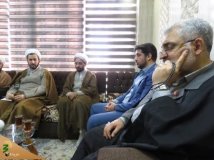 حجت الاسلام و المسلمین نجفی روحانی:
خادمی زائران حضرت سید الشهدا(ع) مصداق واقعی نسیم رحمت واسعه الهی است
 4