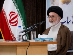 گردهمایی روحانیون و مداحان عتبات عالیات استان قم برگزار شد 16