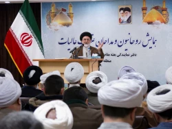 گردهمایی روحانیون و مداحان عتبات عالیات استان قم برگزار شد 9