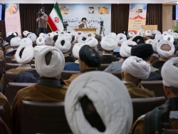 گردهمایی روحانیون و مداحان عتبات عالیات استان قم برگزار شد 17