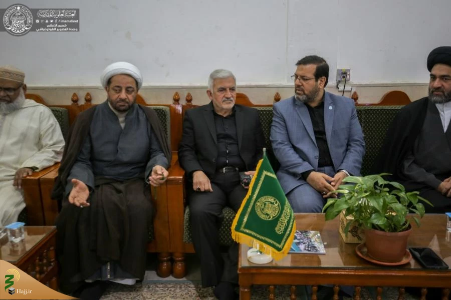 هیئتی اروپایی به زیارت حرم امیرالمؤمنین (ع) مشرف شد 6