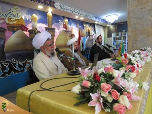 مسئول دفتر نمایندگی بعثه مقام معظم رهبری در عراق:
روحانیون پیش قراولان و خط مقدم نبرد فرهنگی هستند 2