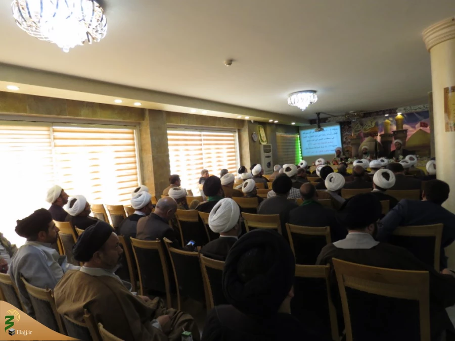 مسئول دفتر نمایندگی بعثه مقام معظم رهبری در عراق:
روحانیون پیش قراولان و خط مقدم نبرد فرهنگی هستند 2