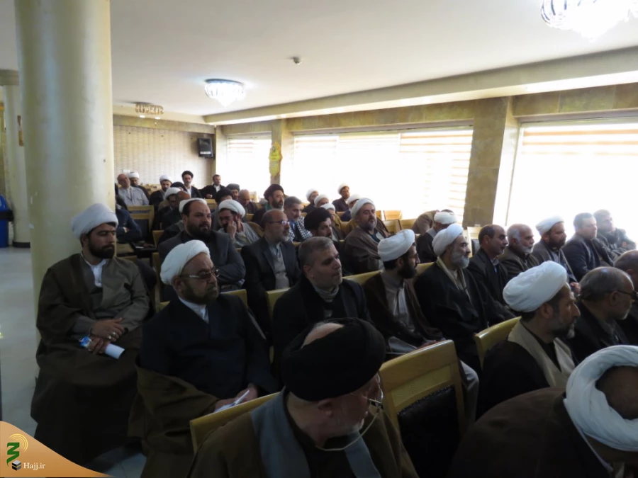 مسئول دفتر نمایندگی بعثه مقام معظم رهبری در عراق:
روحانیون پیش قراولان و خط مقدم نبرد فرهنگی هستند 4