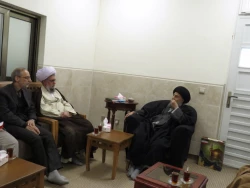 در دیدار مسئول دفتر نمایندگی سازمان حج و زیارت در عراق با آیت الله مدرسی مطرح شد:
سازمان حج و زیارت کاری کند که پابرهنگان و مستضعفان به عتبات عالیات مشرف شوند
 2