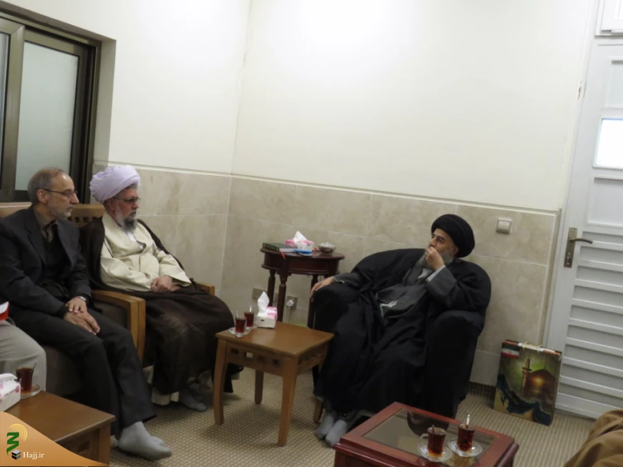در دیدار مسئول دفتر نمایندگی سازمان حج و زیارت در عراق با آیت الله مدرسی مطرح شد:
سازمان حج و زیارت کاری کند که پابرهنگان و مستضعفان به عتبات عالیات مشرف شوند
 2