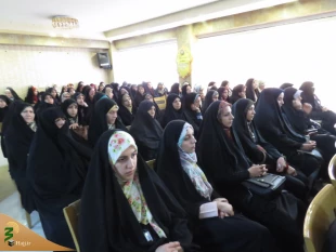 حجت الاسلام و المسلمین هژبری در گردهمائی دانشجویان و دانشگاهیان در کربلای معلی:
رعایت آداب زیارت موجب بهره گیری بیشتر از برکات آن می شود
 2