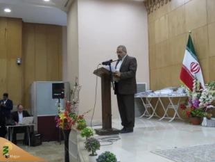 سرکنسول جمهوری اسلامی ایران در کربلای معلی در گردهمائی بزرگ خانواده های ایرانی مقیم کربلا گفت: حضرت فاطمه زهرا (س) در همه زمینه ها، نه تنها الگوی زنان مسلمان بلکه الگویی برای تمام مردان و زنان عالمند. 2