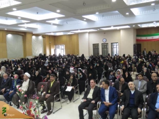 سرکنسول جمهوری اسلامی ایران در کربلای معلی در گردهمائی بزرگ خانواده های ایرانی مقیم کربلا گفت: حضرت فاطمه زهرا (س) در همه زمینه ها، نه تنها الگوی زنان مسلمان بلکه الگویی برای تمام مردان و زنان عالمند. 2