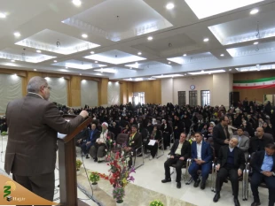 سرکنسول جمهوری اسلامی ایران در کربلای معلی در گردهمائی بزرگ خانواده های ایرانی مقیم کربلا گفت: حضرت فاطمه زهرا (س) در همه زمینه ها، نه تنها الگوی زنان مسلمان بلکه الگویی برای تمام مردان و زنان عالمند. 3