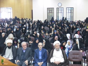 سرکنسول جمهوری اسلامی ایران در کربلای معلی در گردهمائی بزرگ خانواده های ایرانی مقیم کربلا گفت: حضرت فاطمه زهرا (س) در همه زمینه ها، نه تنها الگوی زنان مسلمان بلکه الگویی برای تمام مردان و زنان عالمند. 4