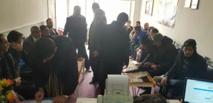 اسقبال بی نظیر زائران لرستانی در روز اول ثبت نام حج سال 98