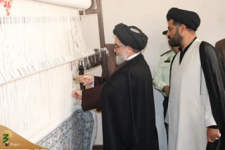 اهدا 15 تخته فرش به حرم امام حسین(ع) در ابرکوه