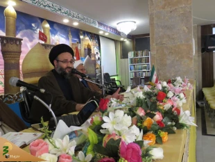 سخنران بعثه مقام معظم رهبری در کربلای معلی:
کارگزاران فرهنگی زائرین را نسبت به جریان های انحرافی توجیه نمایند.
 2