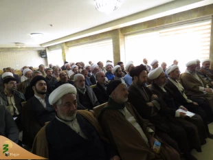 سخنران بعثه مقام معظم رهبری در کربلای معلی:
کارگزاران فرهنگی زائرین را نسبت به جریان های انحرافی توجیه نمایند.
 2