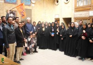 بازدید زائران دانشگاهی از بیت امام خمینی (ره) در نجف