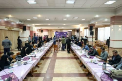 شهردار مشهد در نشست خبری اعلام کرد : 


حدود 5 میلیون زائر خارجی امسال وارد مشهد مقدس شده اند 
 5