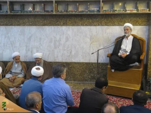 خطیب بعثه مقام معظم رهبری در کربلای معلی:

یاد روز قیامت بازدارنده ما از گناه است
 15