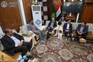 هیئتی از آستان قدس رضوی با تولیت آستان مقدس علوی بحث و گفتگو کرد. 5