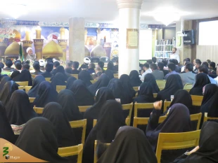 حجت الاسلام بهجتی:

زندگی ما باید رنگ و بوی حسینی بگیرد
 4