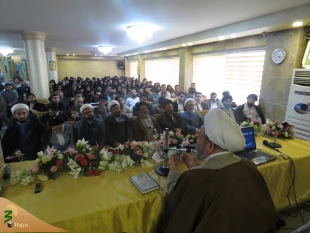 حجت الاسلام بهجتی:

زندگی ما باید رنگ و بوی حسینی بگیرد
 9