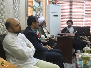 حجت الاسلام و المسلمین نجفی روحانی:

مومن باید مانند آب پاک و پاک کننده باشد 6
