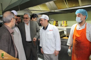 مسئول بعثه مقام معظم رهبری در عراق از آشپزخانه مرکزی کربلا بازدید کرد+ عکس 13