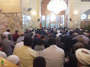 زمزمه عاشقانه دعای کمیل در شامگاه عید مبعث در حرم مطهر امیر المومنین 3