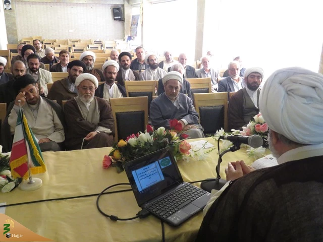 مسئول دفتر نمایندگی بعثه مقام معظم رهبری در عراق:

رسالت روحانیت بیدارسازی و حراست از حریم دین است. 4