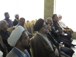 مسئول دفتر نمایندگی بعثه مقام معظم رهبری در عراق:

رسالت روحانیت بیدارسازی و حراست از حریم دین است. 7
