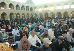 باحضور چهار هزار زائر ایرانی در مسجد سهله ،طنین دلنواز دعای ندبه برگزار شد. 8