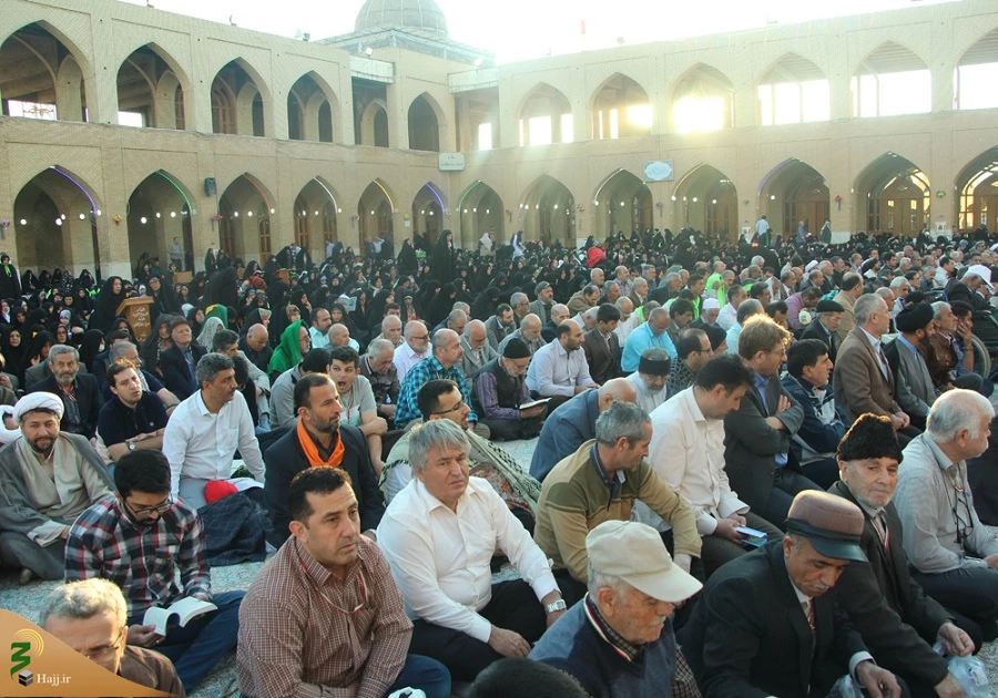 باحضور چهار هزار زائر ایرانی در مسجد سهله ،طنین دلنواز دعای ندبه برگزار شد. 8