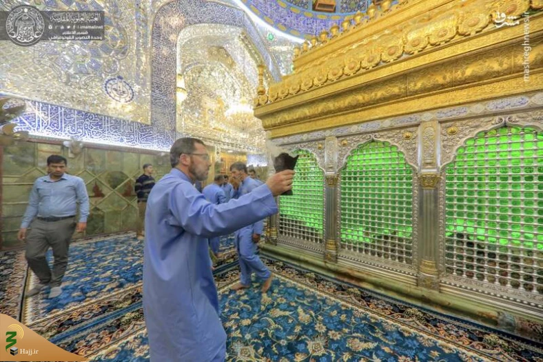 تصاویر غبارروبی ضریح حرم امام علی(ع) 11