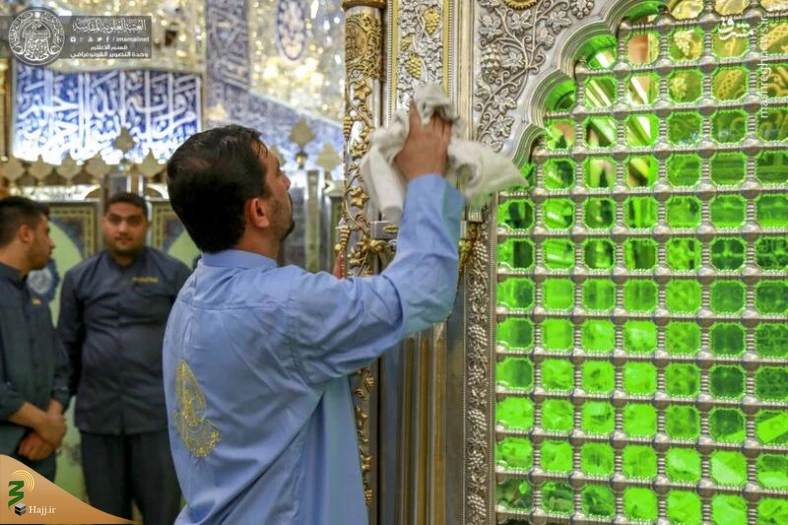 تصاویر غبارروبی ضریح حرم امام علی(ع) 12