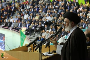 حجت الاسلام قاضی عسکر در همایش آموزشی توجیهی زائران حج تمتع تهران:

ما امروز به عنوان نمایندگان جمهوری اسلامی در حج باید پیام آور وحدت باشیم 3