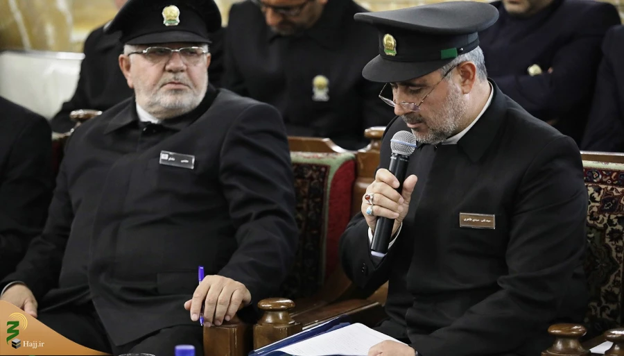 تولیت آستان قدس رضوی در دیدار با سرکشیکان خدام حرم مطهر رضوی:


صاحب آستان قدس رضوی، حضرت رضا (ع) است 
 5