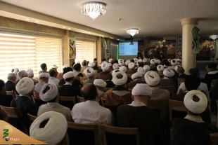 نوافل انسان را به مقام محمود می رساند. 5