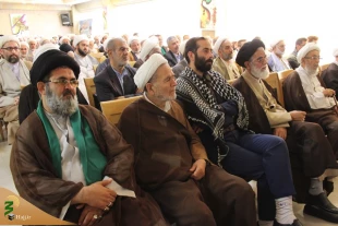 نوافل انسان را به مقام محمود می رساند. 8