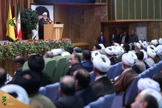 حجت‌الاسلام والمسلمین گلپایگانی:

هر حلقومی که ندای اختلاف از آن بلند شود، حلقوم شیطان است