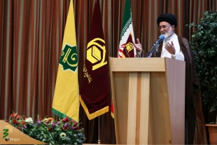 حجت الاسلام والمسلمین قاضی‌عسکر:

نماینده جدید ولی‌فقیه در امور حج و زیارت سابقه طولانی در این حوزه دارد 4