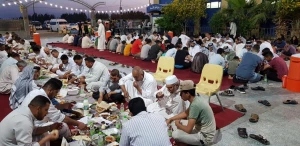 سفره افطاری آستان مقدس عباسی برای زائران روزه دار