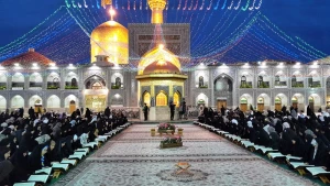 تلاوت قران کریم در جوار حرم مطهر رضوی – تصاویر