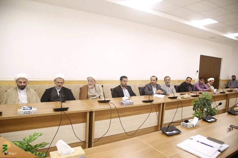 حجت الاسلام والمسلمین نواب:

خاطرات حج گردآوری و به رشته تحریر در آید 6