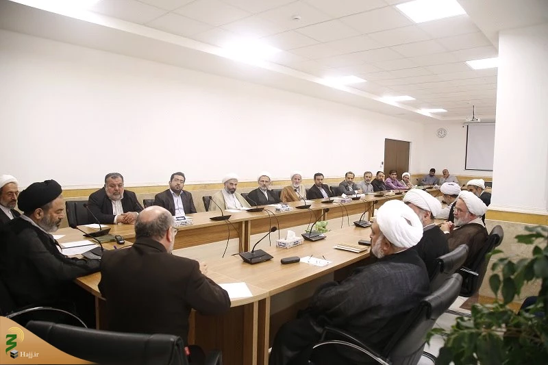 حجت الاسلام والمسلمین نواب:

خاطرات حج گردآوری و به رشته تحریر در آید 7
