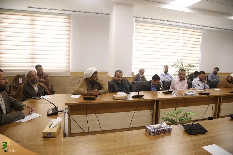 حجت الاسلام والمسلمین نواب:

خاطرات حج گردآوری و به رشته تحریر در آید 10