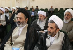 آیت الله حسینی بوشهری:

حجت الاسلام والمسلمین نواب مدیری سخت کوش و صادق است 2